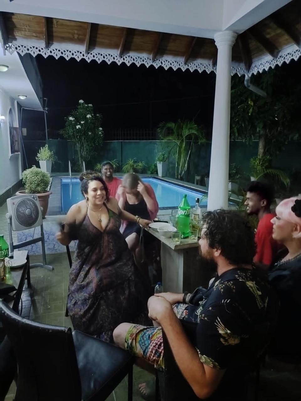 Kingz And Queenz - Negombo Bagian luar foto